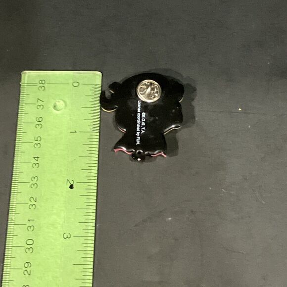 One Piece Chopper Pin Badge, Licensed Anime Pin, Collectible Badge, Accessory - Picture 3 of 4